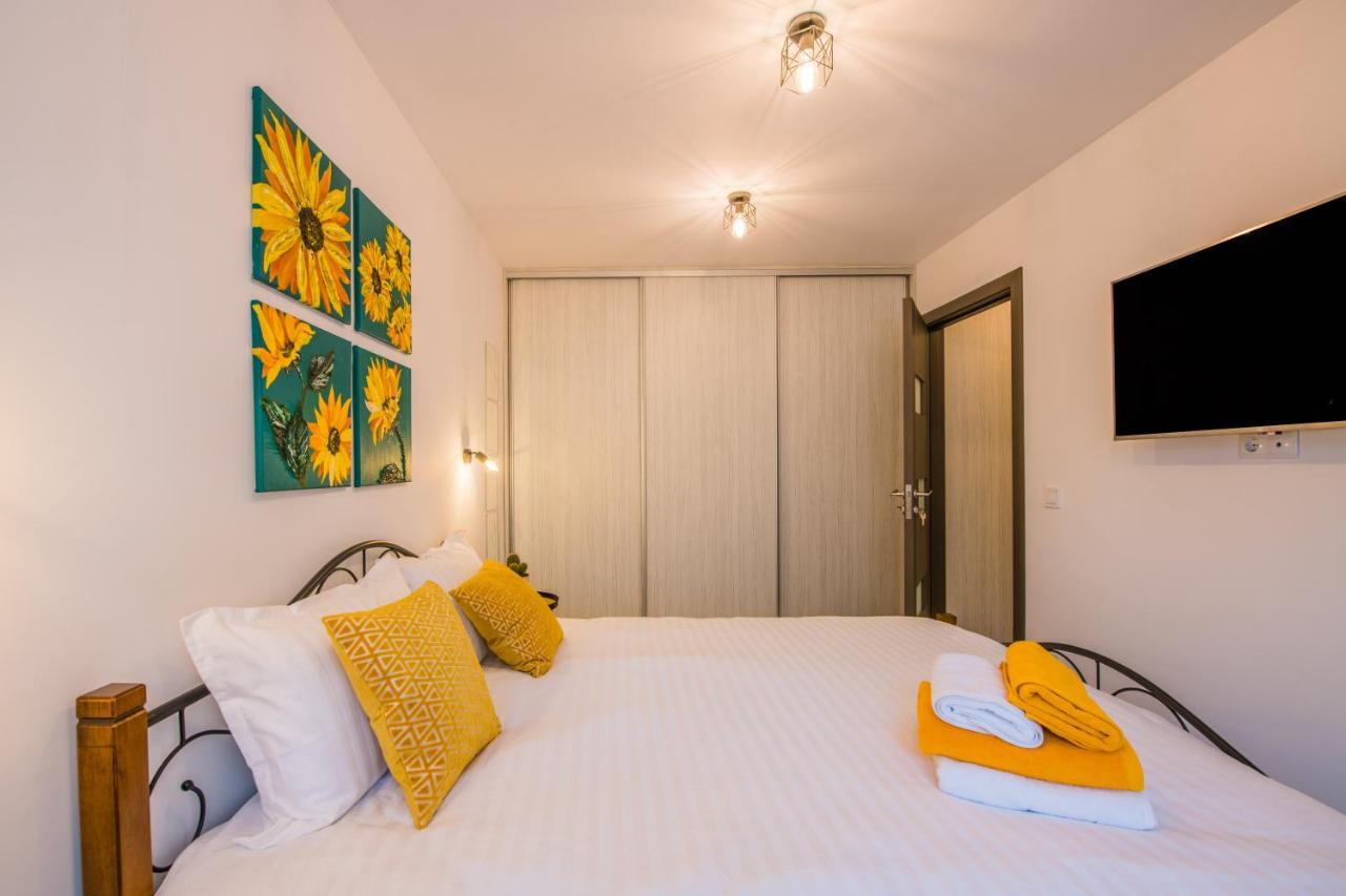 Kitty Sunflower Apartment Gyulafehérvár Kültér fotó