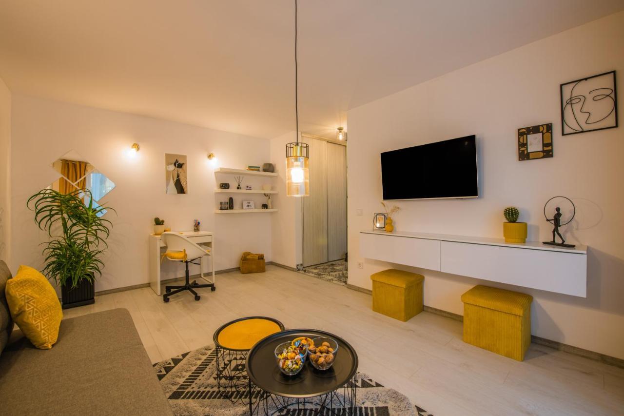 Kitty Sunflower Apartment Gyulafehérvár Kültér fotó
